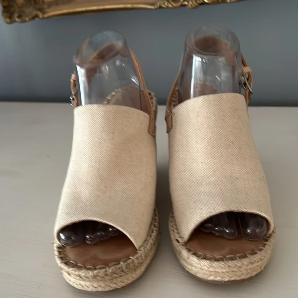 Tom’s Beige Canvas Tan Buckle Strap Raffia Platform Wedge Peep Toe Sandals 8.5